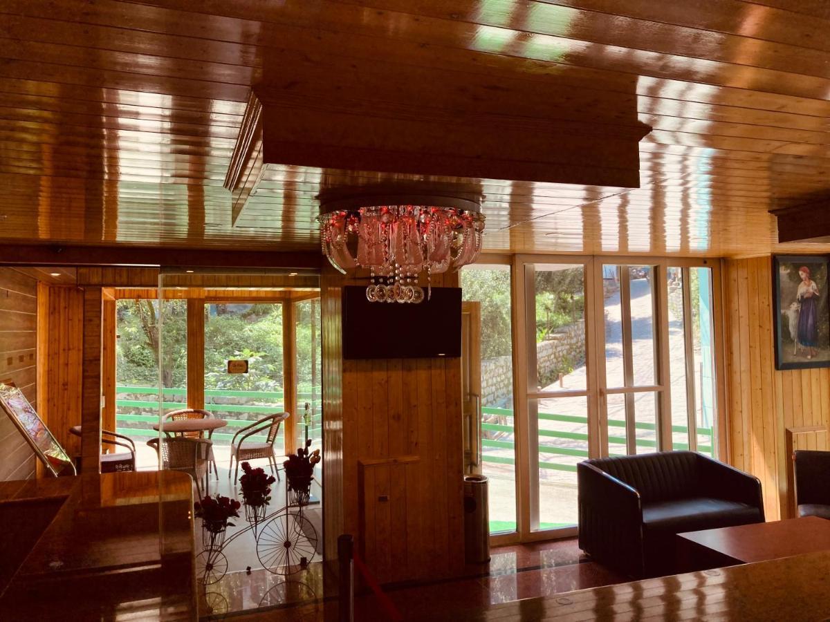Vista Hill Resort- Centrally Heated & Air Cooled Resort, Manali Exteriér fotografie